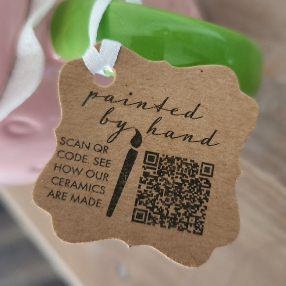 Lang Strawberry Mug with Lid NWT, Hand-painted coffee mug, farmhouse really cute - Picture 3 of 14